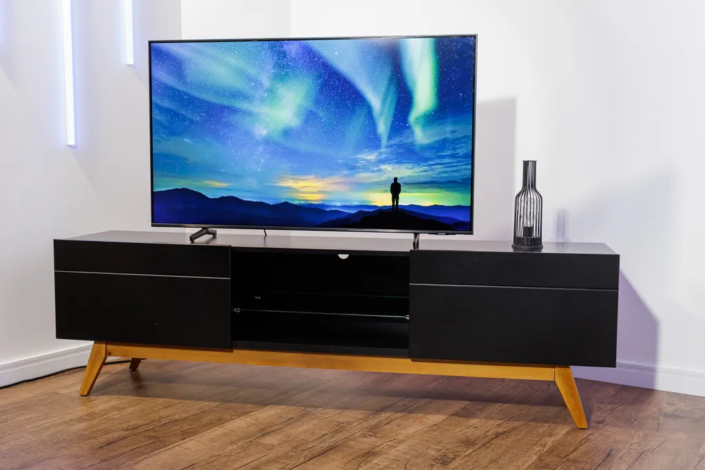Samsung BU8000 oferece um maior custo-benefício para quem quer uma TV para baixar serviços de streaming (Imagem: Ivo Meneghel Jr/ Canaltech)