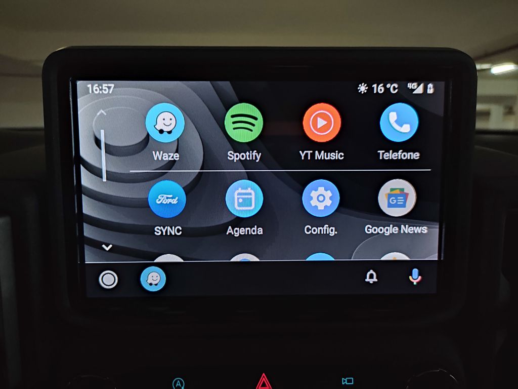 O Android Auto possui interface rápida e intuitiva (Imagem: Felipe Ribeiro/Canaltech)