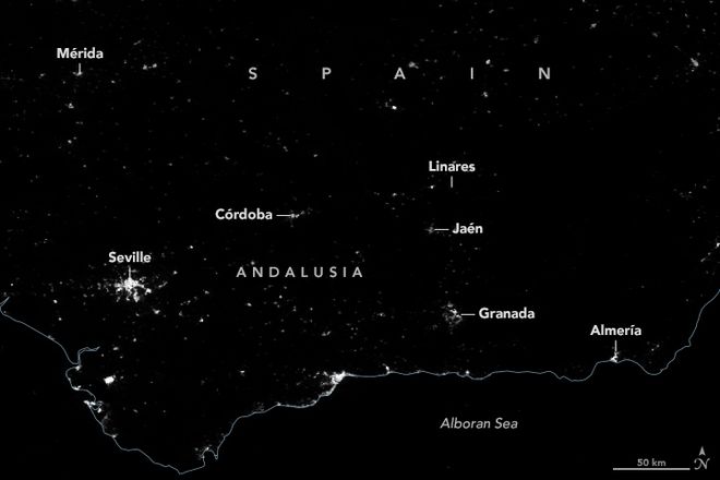 Mapa com emissão de luz noturna