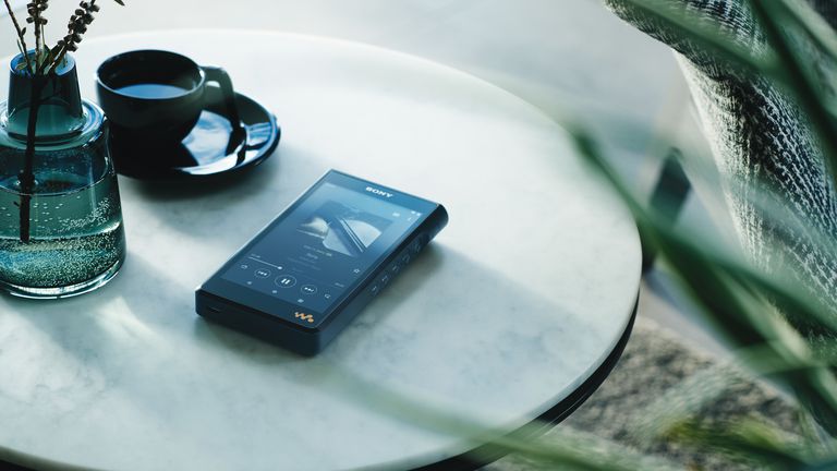 Sony lança novos Walkman com Android, incluindo modelo banhado a