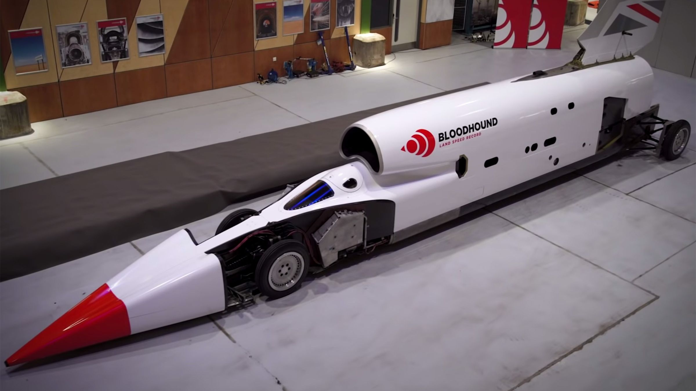 сверхзвуковая машина bloodhound ssc