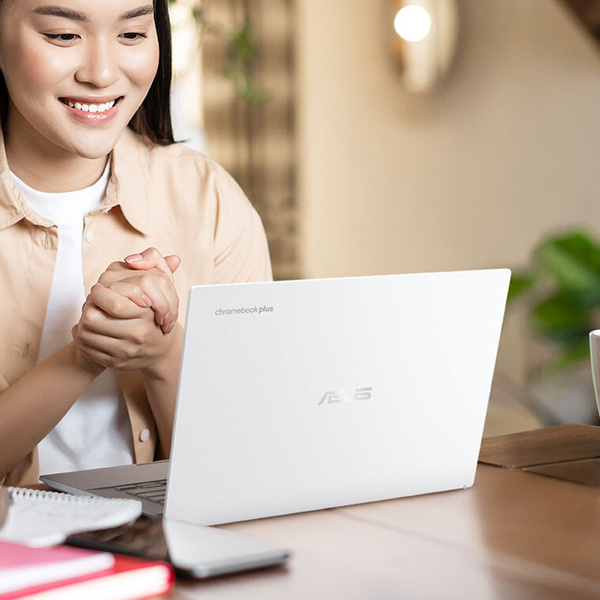 ASUS lança Chromebook com até 16 GB de RAM e Intel Core i7 - Canaltech