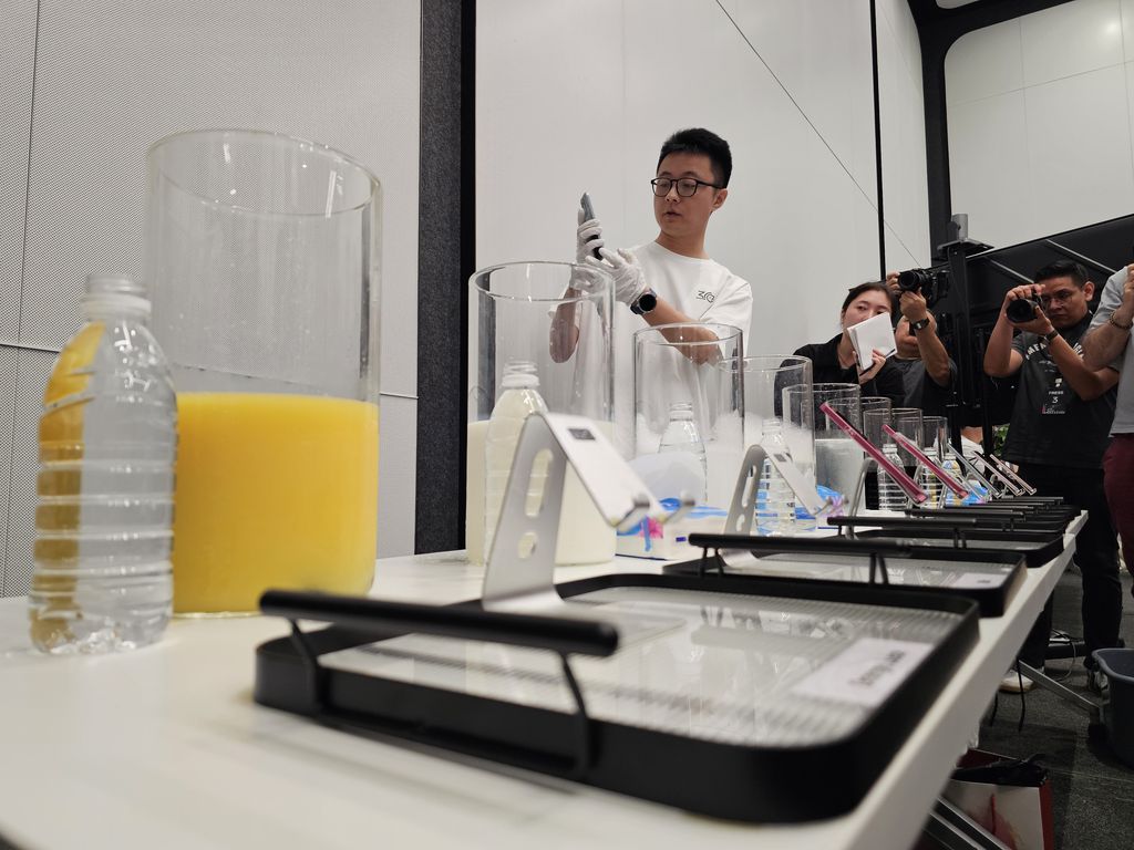 Testes de resistência à água em celulares OPPO