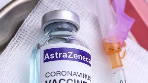 Novo coquetel da AstraZeneca contra covid-19 já está sob análise na Europa