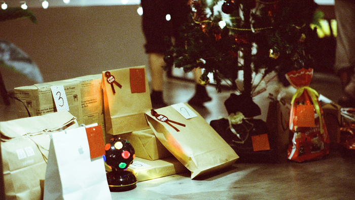 Pesquisa da Visa mostra como os brasileiros usam IA nas compras de Natal