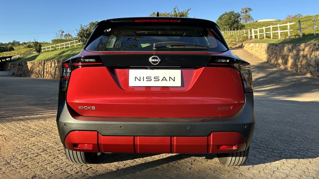 Kicks 2026 visto por trás