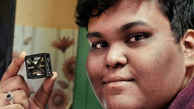 Indiano de apenas 18 anos de idade cria o menor satélite do mundo