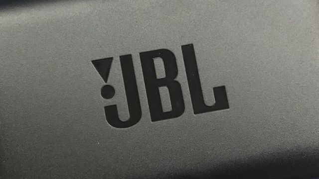 JBL amplia catálogo de fones e caixas de som