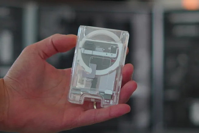 Case Spigen iPhone 17