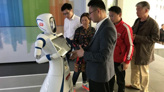 Xangai agora tem banco automatizado com VR, robôs e digitalização facial