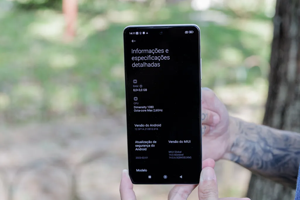 Redmi Note 12 Pro Plus chegou com Android já desatualizado (Imagem: Ivo Meneghel Jr/Canaltech)