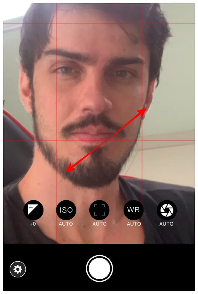 Faça movimento de pinça no app ProCam para dar zoom na câemra frontal do ipHone (Captura de tela: Thiago Furquim/Canaltech)