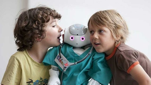Crianças tendem a mudar de opinião mais facilmente para concordar com robôs