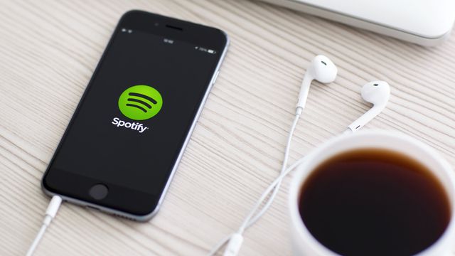 Spotify lança hub "Em Casa” com faixas para as atividades do lar