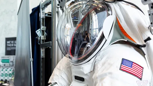 Missão Artemis | Revelado traje espacial inovador para levar humanos à Lua