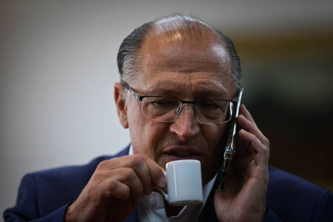 Desburocratização, parcerias com empresas privadas e segurança são as propostas de Alckmin (Foto: Reprodução / Folha)