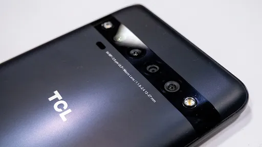 TCL pode ser a primeira fabricante a lançar celular com câmera sob a tela