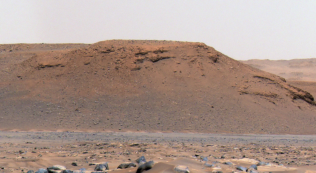Imagem de escarpa observada pela equipe científica do rover (Imagem: Reprodução/NASA/JPL-Caltech/ASU/MSSS)