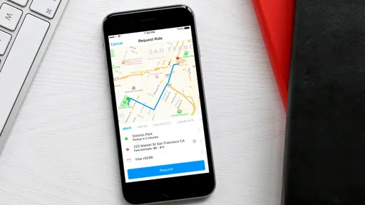 Facebook faz parceria com Uber para oferecer o serviço de transporte no chat