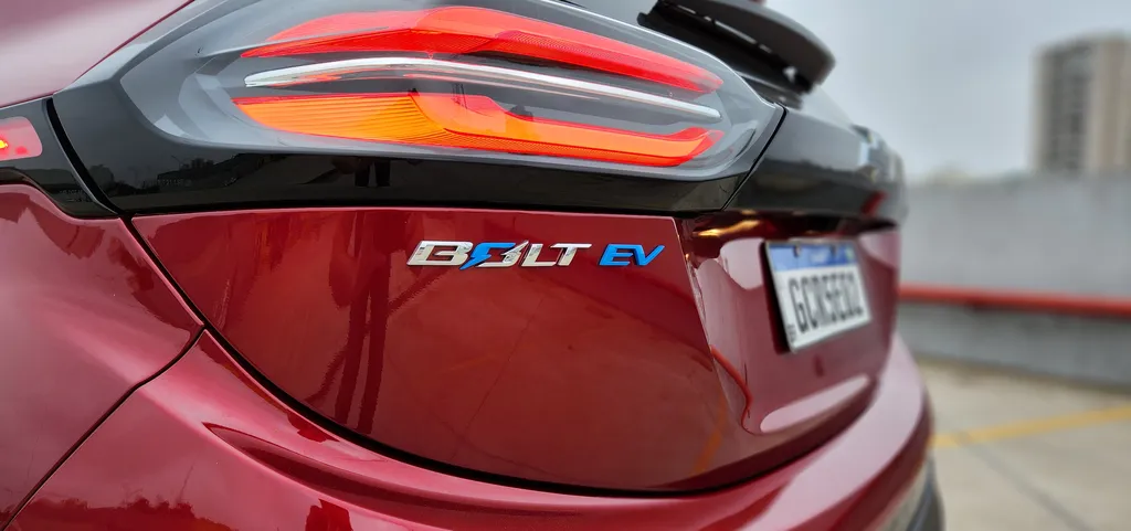 O Bolt EV custa um pouco mais do que deveria (Imagem: Felipe Ribeiro/Canaltech)