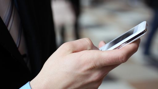 Uso de SMS e WhatsApp é detalhado por estudo que entrevistou 2 mil brasileiros