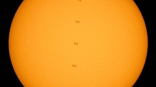 Foto incrível: veja a Estação Espacial Internacional passando em frente ao Sol