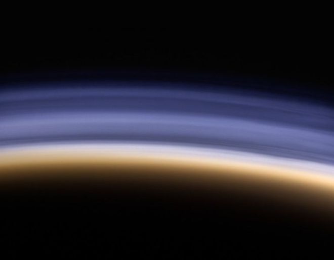 A lua Titã e parte de sua atmosfera (Imagem: Reprodução/NASA/JPL-Caltech/SSI/CICLOPS/Kevin M. Gill)