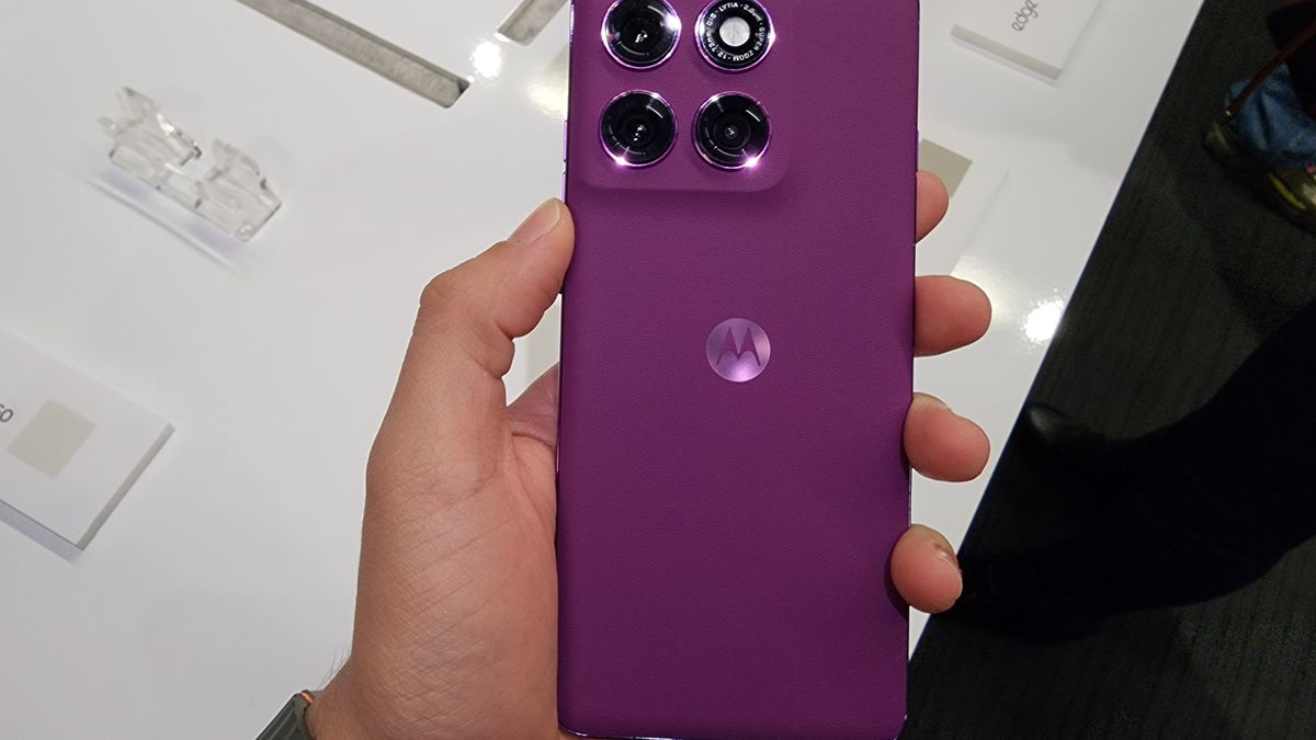 Motorola Edge 60 Pro chega ao Brasil chip MediaTek e até 12 GB de RAM