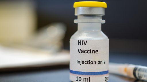 Universidade de Oxford começa a testar nova vacina contra HIV em humanos