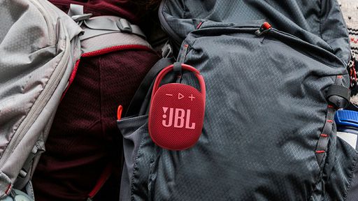 JBL Clip 4 chega ao Brasil com corpo compacto e proteção contra água