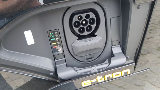 União Europeia quer antecipar proibição de carros à combustão para 2025