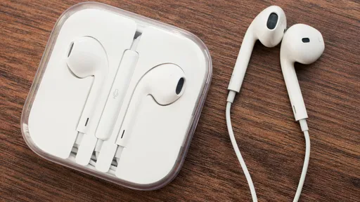 Novo fone de ouvido da Apple pode chegar em setembro com Bluetooth