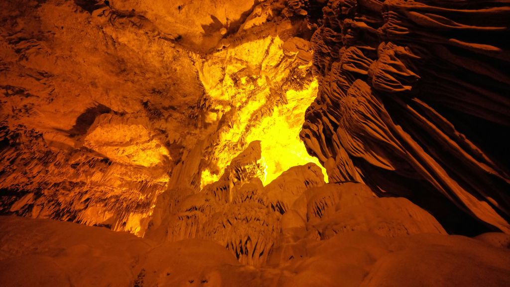 Ouro escondido no n&uacute;cleo da Terra come&ccedil;a a vazar para a superf&iacute;cie -  Canaltech