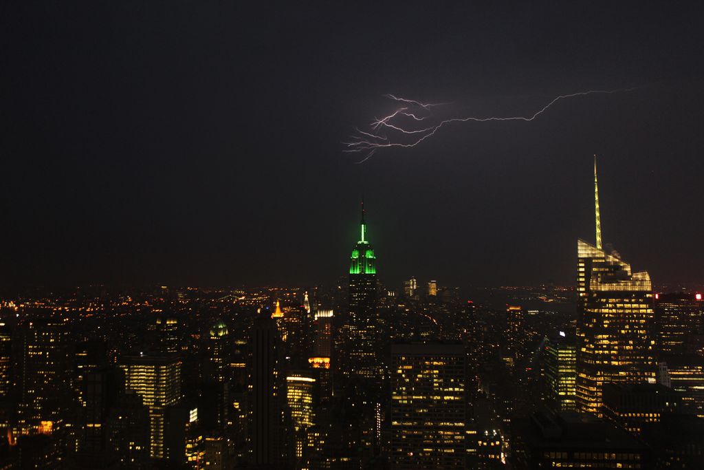 Raio próximo ao Empire State