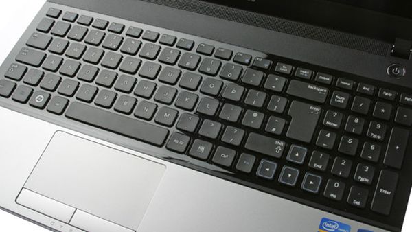 Análise: Samsung 300E4A, um notebook voltado para usuários básicos