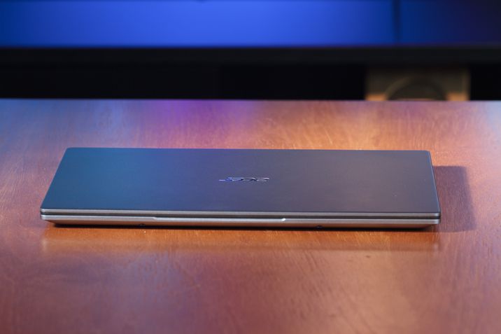 acer swift 3 tampa fechada frontal