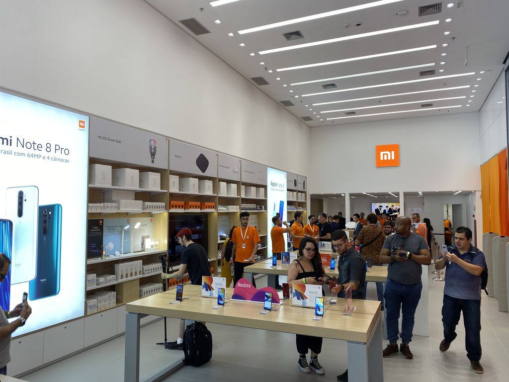 Interior da loja da Xiaomi no shopping Center Norte / Crédito da foto: Rui Maciel