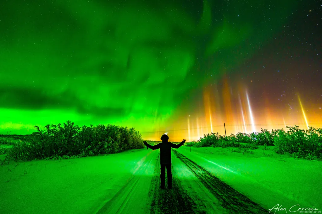 À esquerda, o brilho de uma aurora boreal; à direita, as cores verticais dos pilares de luz (Imagem: Reprodução/Alexandre Correia)