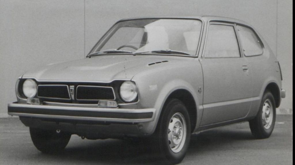 Honda Civic 1973 era um hatch coupé de 2 portas (Imagem: Divulgação/Honda)