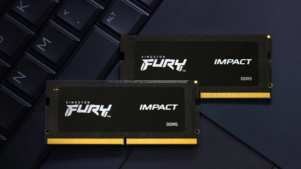 As novas memórias Kingston FURY Impact DDR5 trazem os benefícios do novo padrão de RAM aos notebooks, acompanhados de recursos como Intel XMP 3.0 e Overclock Plug N Play (Imagem: Reprodução/Kingston)