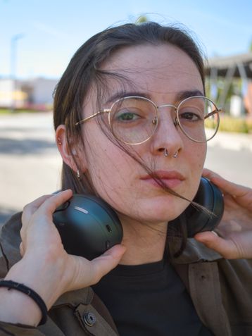 JBL Tour One M3 Smart TX 80 anos