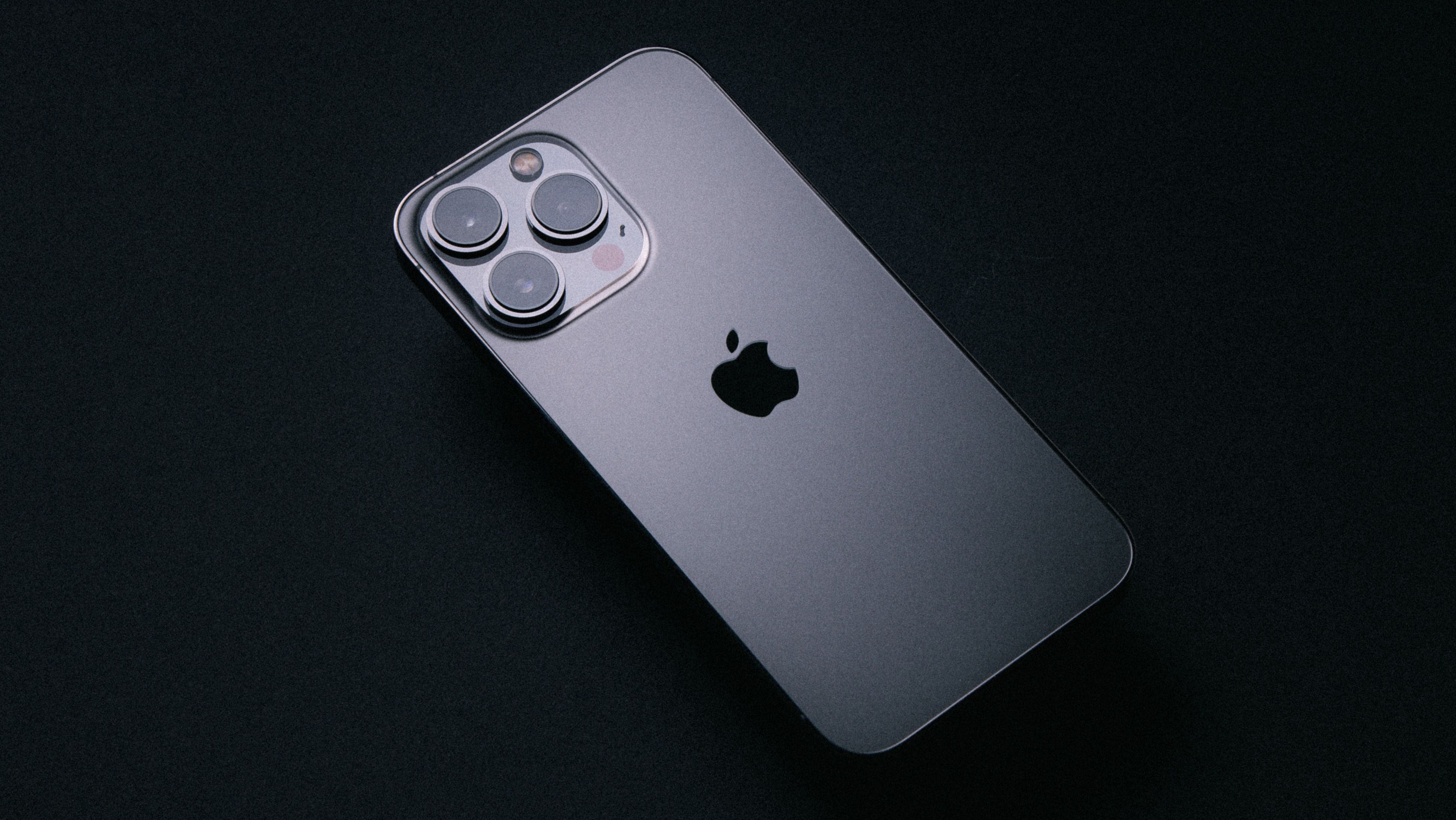 iPhone 13 Pro Max pode ter sido roubado por entregador (Imagem: Apple)