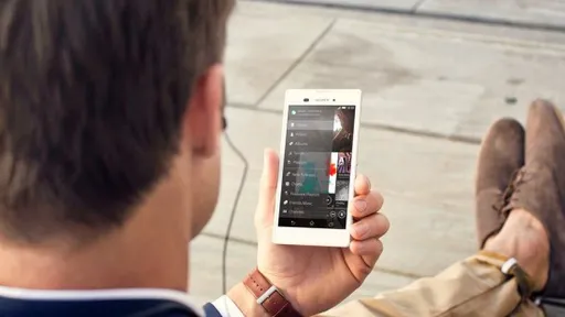 Sony anuncia Xperia T3, smartphone ultrafino de 5,3 polegadas