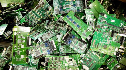 Brasileiros criam tecnologia que recicla metais preciosos de lixo eletrônico