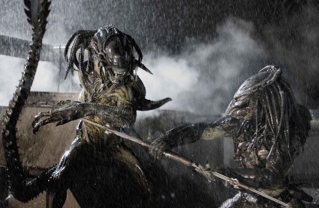 Predalien enfrentando um Predador