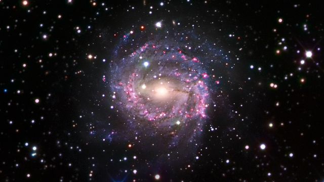 Cientistas descobrem um novo tipo de supernova explodindo no espaço