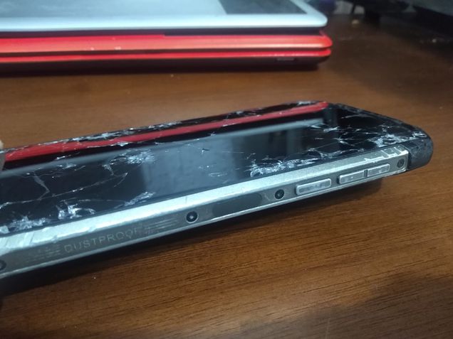 Doogee S96 Pro destru&iacute;do