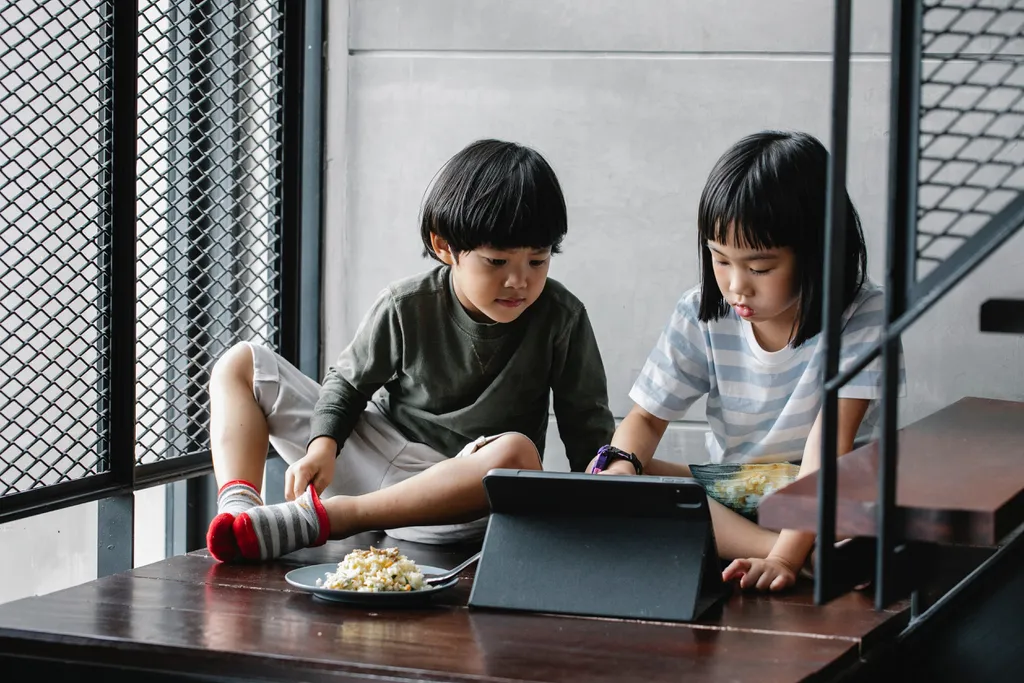 Tecnologia usa tablets para ajudar crianças com TEA a falar (Imagem: Alex Green/Pexels)