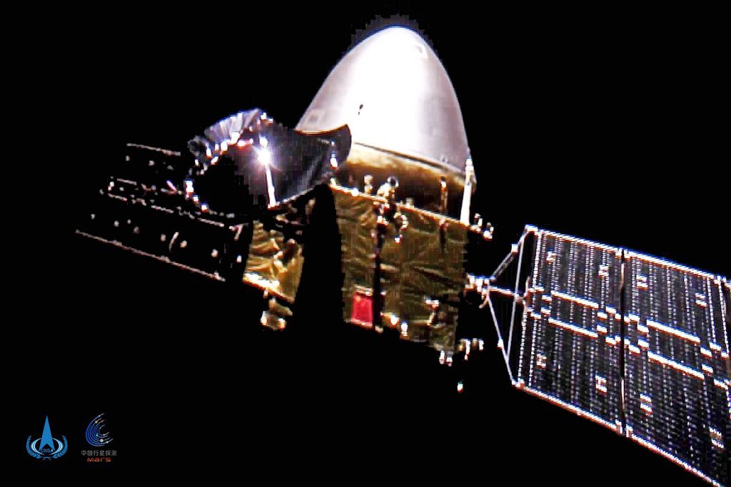 A parte superior metálica é o escudo que protegerá a carga enquanto ela atravessa a fina atmosfera de Marte (Imagem: Reprodução/China National Space Administration)