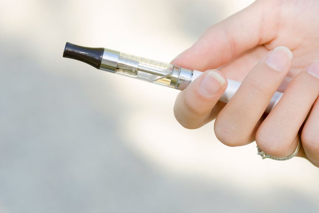 Pela primeira vez, o uso de cigarros eletrônicos leva paciente a transplantar os dois pulmões  